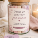 Jarre de gratitude décorée avec des notes colorées pour la maman