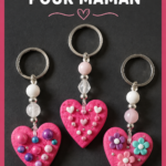 Porte-clés faits main en pâte à sel décorés pour la fête des mères