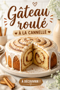 Gâteau rouleau à la cannelle sur une table de fête, décoré de glaçage.