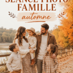 Famille posant ensemble en tenues automnales sur un fond de feuillage