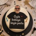 Gâteau décoré pour la fête des pères, personnalisé avec des éléments symboliques